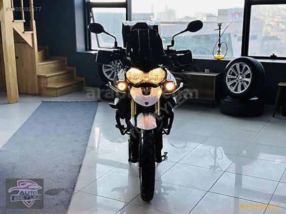 AUTO BEYLER'DEN HATASIZ BOYASIZ 2012 MODEL TRIUMPH 800+3SİLİNDİR