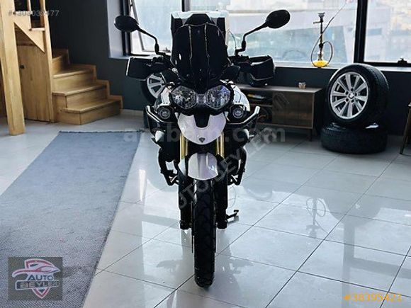 AUTO BEYLER'DEN HATASIZ BOYASIZ 2012 MODEL TRIUMPH 800+3SİLİNDİR