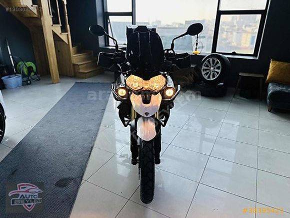 AUTO BEYLER'DEN HATASIZ BOYASIZ 2012 MODEL TRIUMPH 800+3SİLİNDİR