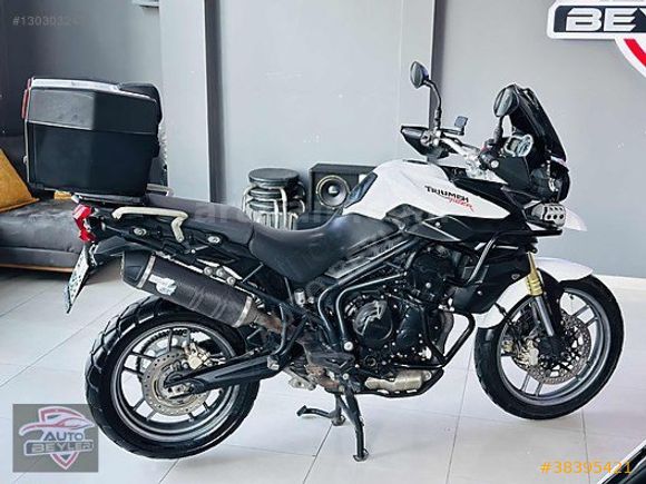 AUTO BEYLER'DEN HATASIZ BOYASIZ 2012 MODEL TRIUMPH 800+3SİLİNDİR