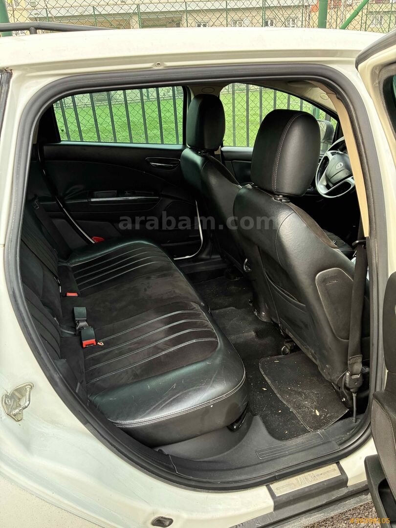 Sahibinden Lancia Delta 1.6 MJet 2011 Model Bursa 266.000 km Beyaz 6