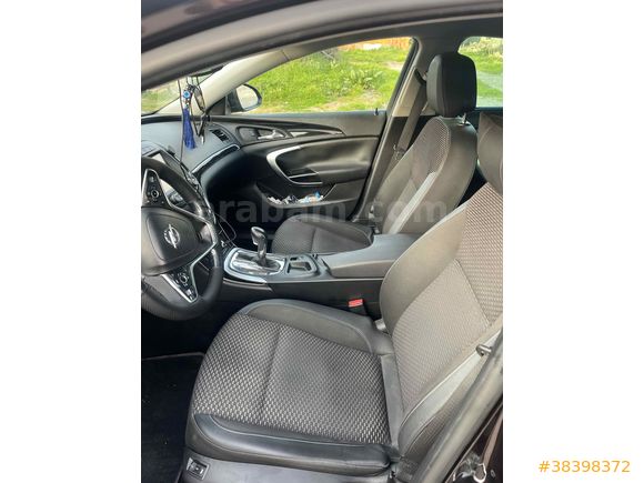 Sahibinden Opel Insignia 1.6 CDTI Cosmo 2015 Model bütün ağır bakımları yapıldı zincir dahil son fotoğrafda detaylar mevcut 
