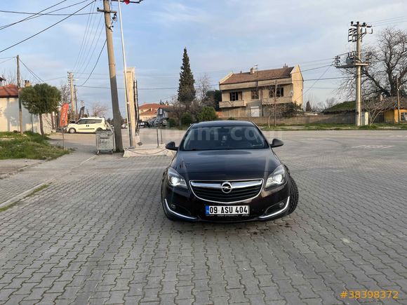 Sahibinden Opel Insignia 1.6 CDTI Cosmo 2015 Model bütün ağır bakımları yapıldı zincir dahil son fotoğrafda detaylar mevcut 