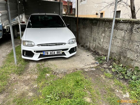 Sahibinden Ford Escort  1998 Model  150.000 km Beyaz