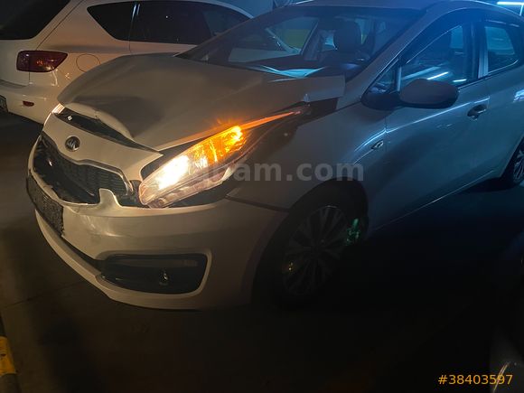 2. Sahibinden Kia Ceed 1.6 CRDi 136 bg