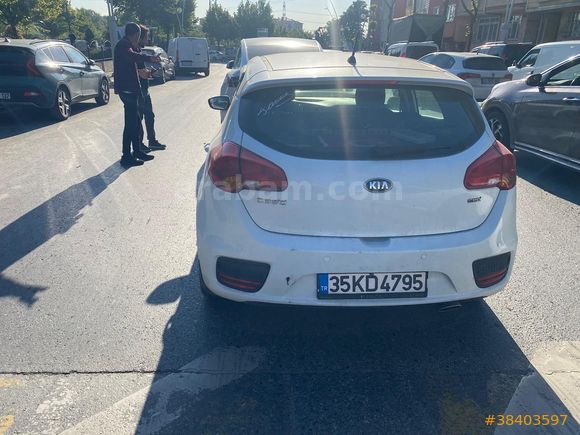 2. Sahibinden Kia Ceed 1.6 CRDi 136 bg