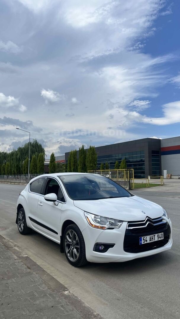 Sahibinden DS Automobiles DS4 1.6 e-HDi D-Sport 2012 Model Sakarya 278.000 km Beyaz 7