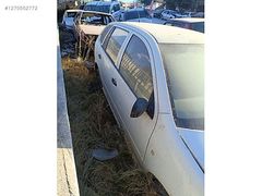 Skoda Fabia sağ ön kapı