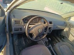 Skoda Fabia torpido göğüs airbag