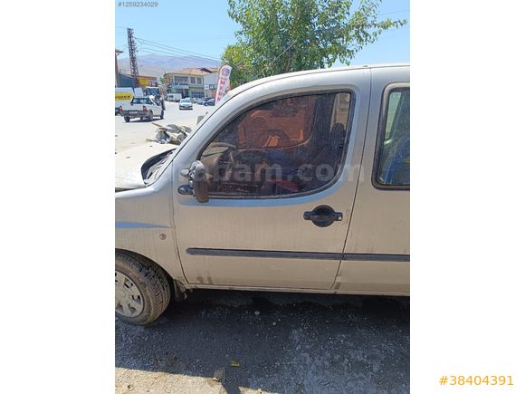 Doblo sol ön kapı