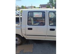 Toyota Hilux sağ arka kapı
