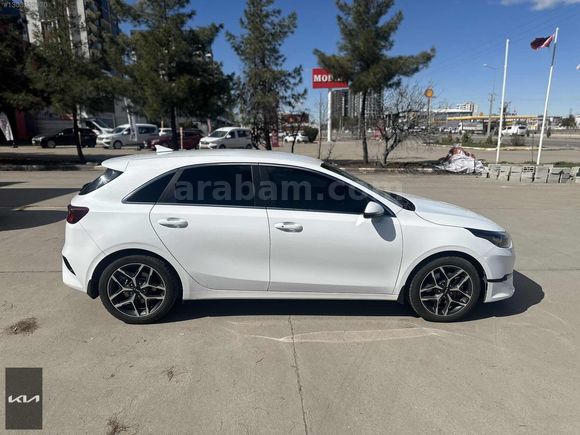 GLS UNAT KİA BAYİİ 2024 CEED ELEGANS PLUS HATASIZ +LPG