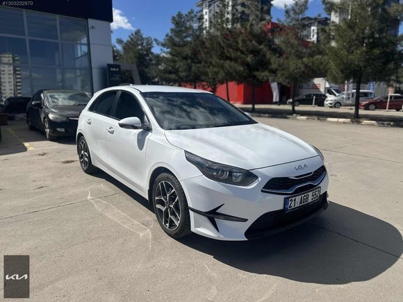 GLS UNAT KİA BAYİİ 2024 CEED ELEGANS PLUS HATASIZ +LPG
