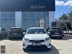 GLS UNAT KİA BAYİİ 2024 CEED ELEGANS PLUS HATASIZ +LPG