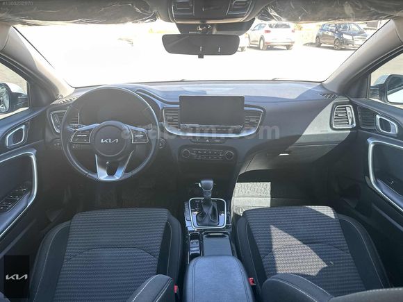 GLS UNAT KİA BAYİİ 2024 CEED ELEGANS PLUS HATASIZ +LPG