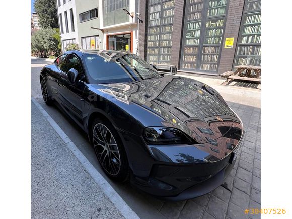 OTOMOBİLCİ 2024 TAYCAN 4S HATASIZ BOYASIZ TRAMERSİZ BAYİ ÇIKIŞ