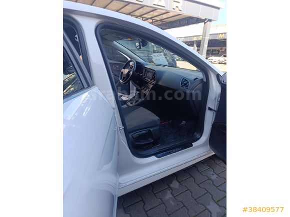 Galeriden Seat Leon 1.6 TDI Style 2015 Model Adana