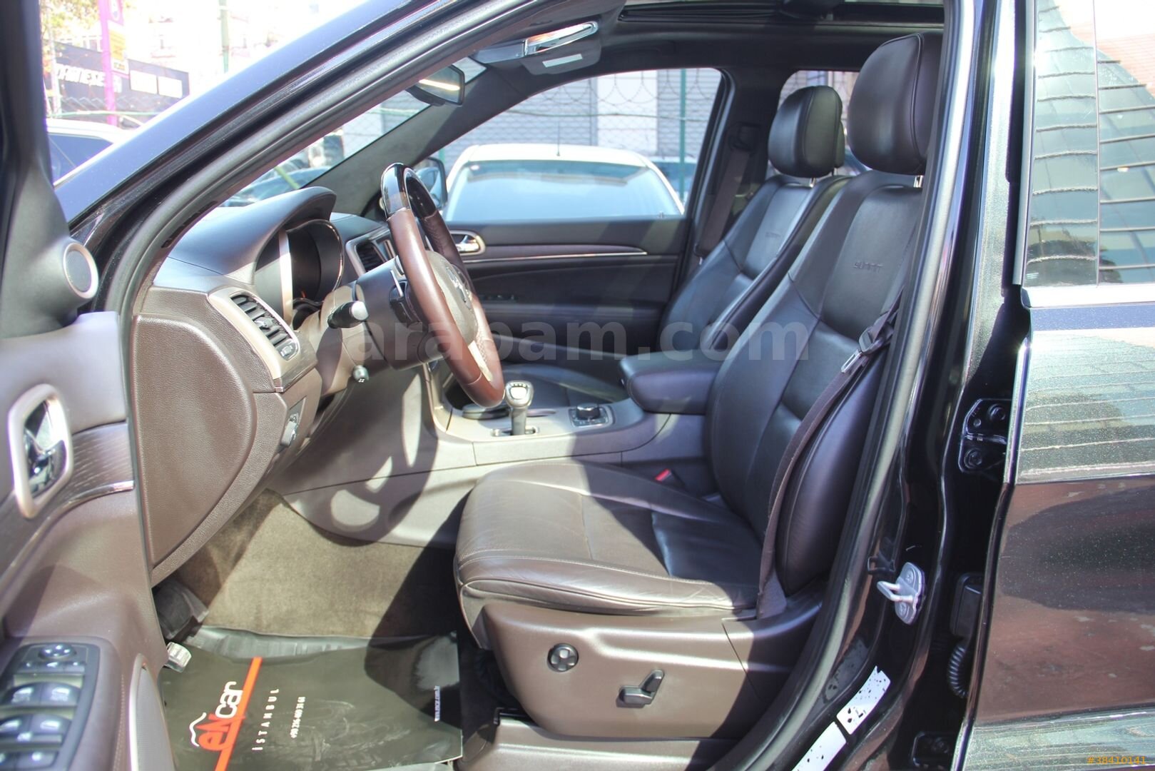 Galeriden Jeep Grand Cherokee 3.0 CRD Summit 2013 Model İstanbul 259.500 km Siyah 7