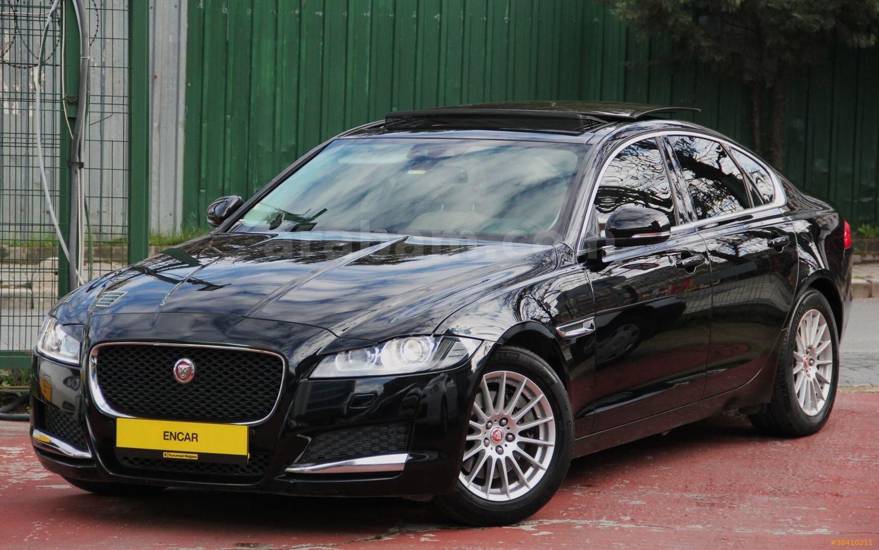 Galeriden Jaguar XF 2.0 D Prestige Plus 2016 Model İstanbul 103.000 km Siyah 1