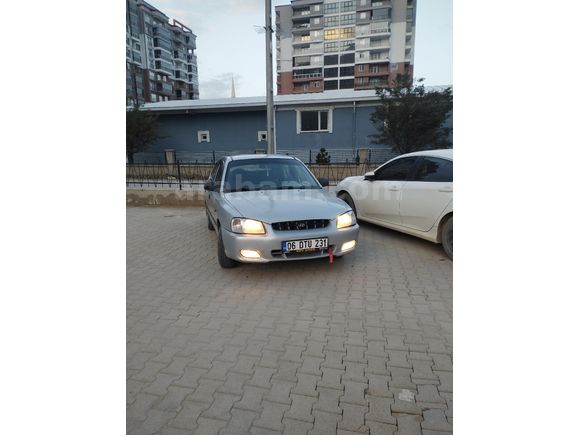 MEMURDAN SATILIK TERTEMİZ HYUNDAI ACCENT MİLENYUM KASA