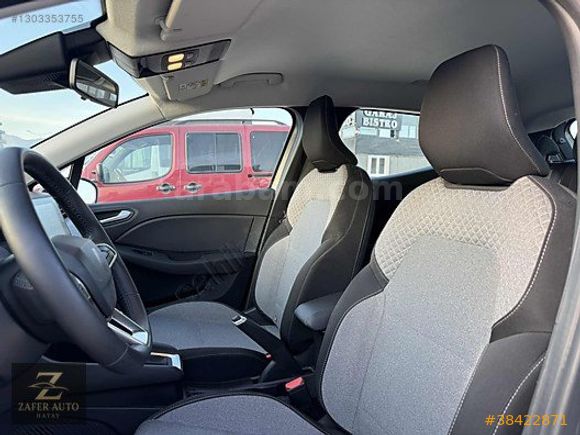 ZAFER AUTO'dan 2024 CLİO 25 çıkışlı HATASIZ BOYASIZ TRAMERSİZ