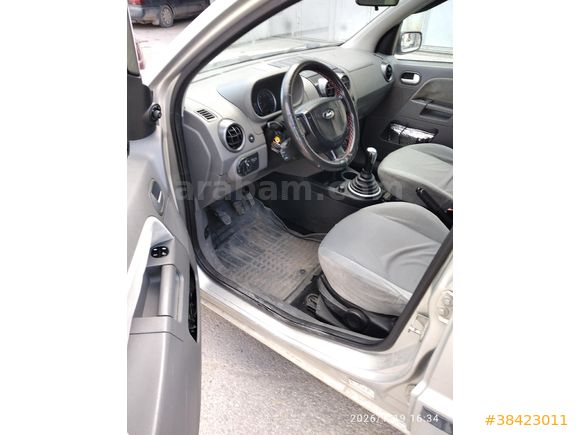 Sahibinden Bakımlı 1.6 motor Ford Fusion  2004