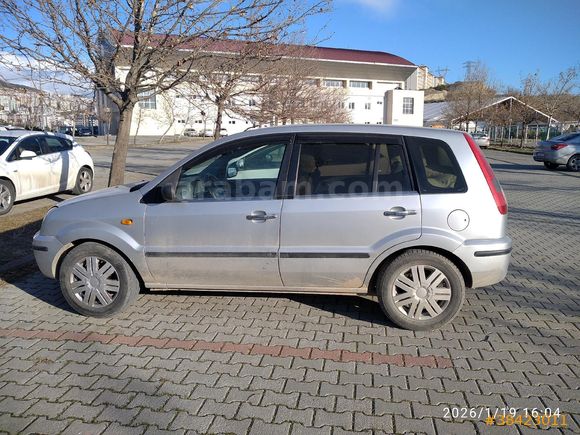 Sahibinden Bakımlı 1.6 motor Ford Fusion  2004