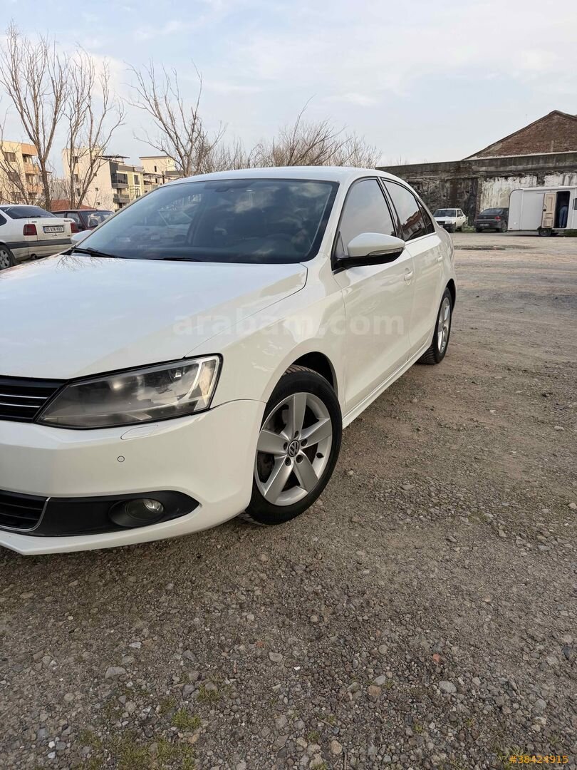 Galeriden Volkswagen Jetta 1.4 TSi Highline 2014 Model İzmir 159.000 km Beyaz 5
