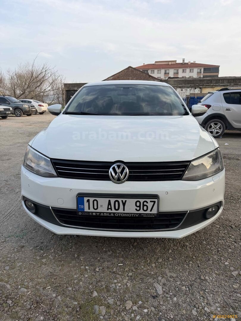 Galeriden Volkswagen Jetta 1.4 TSi Highline 2014 Model İzmir 159.000 km Beyaz 4