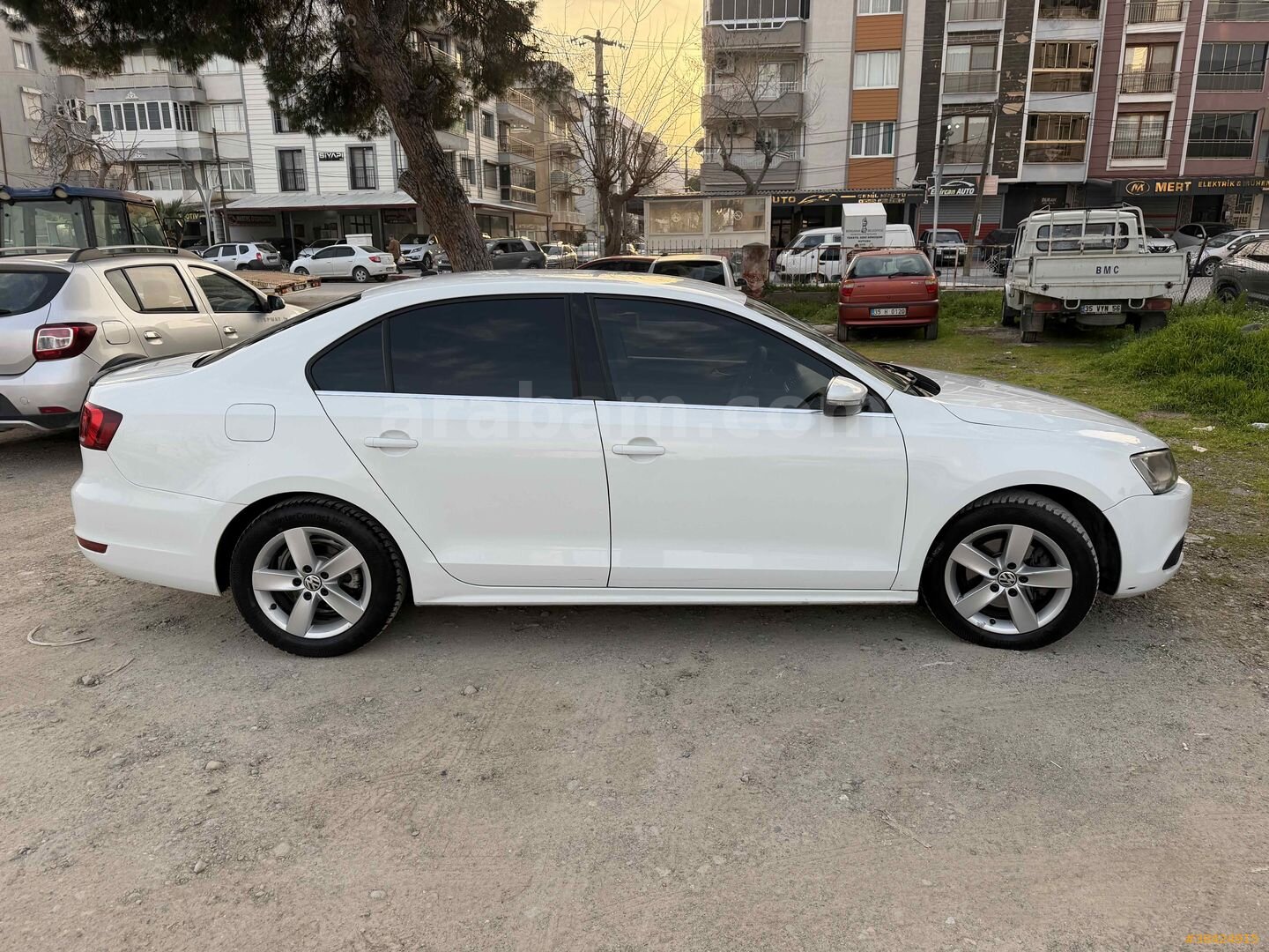Galeriden Volkswagen Jetta 1.4 TSi Highline 2014 Model İzmir 159.000 km Beyaz 1