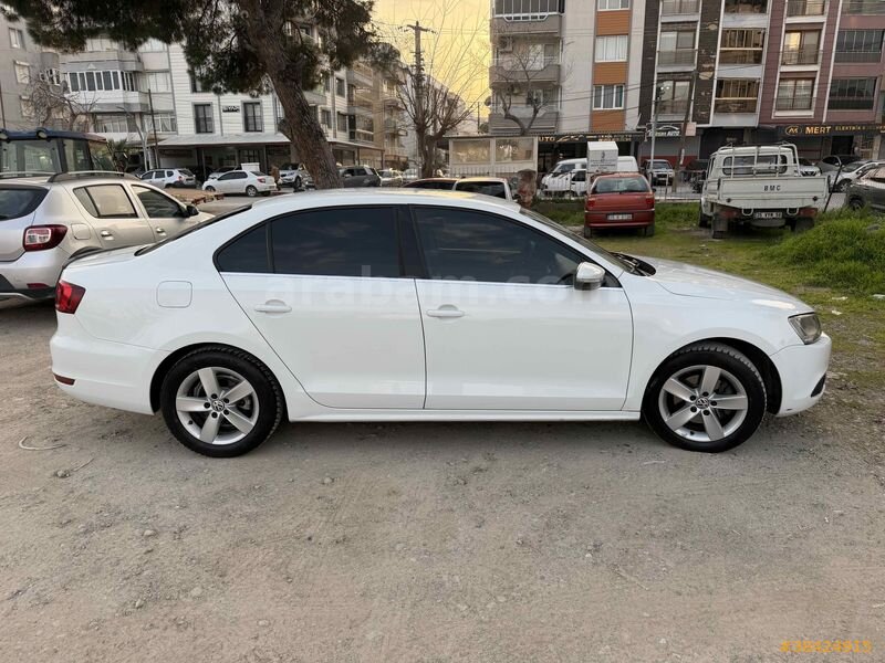 Galeriden Volkswagen Jetta 1.4 TSi Highline 2014 Model İzmir 159.000 km Beyaz