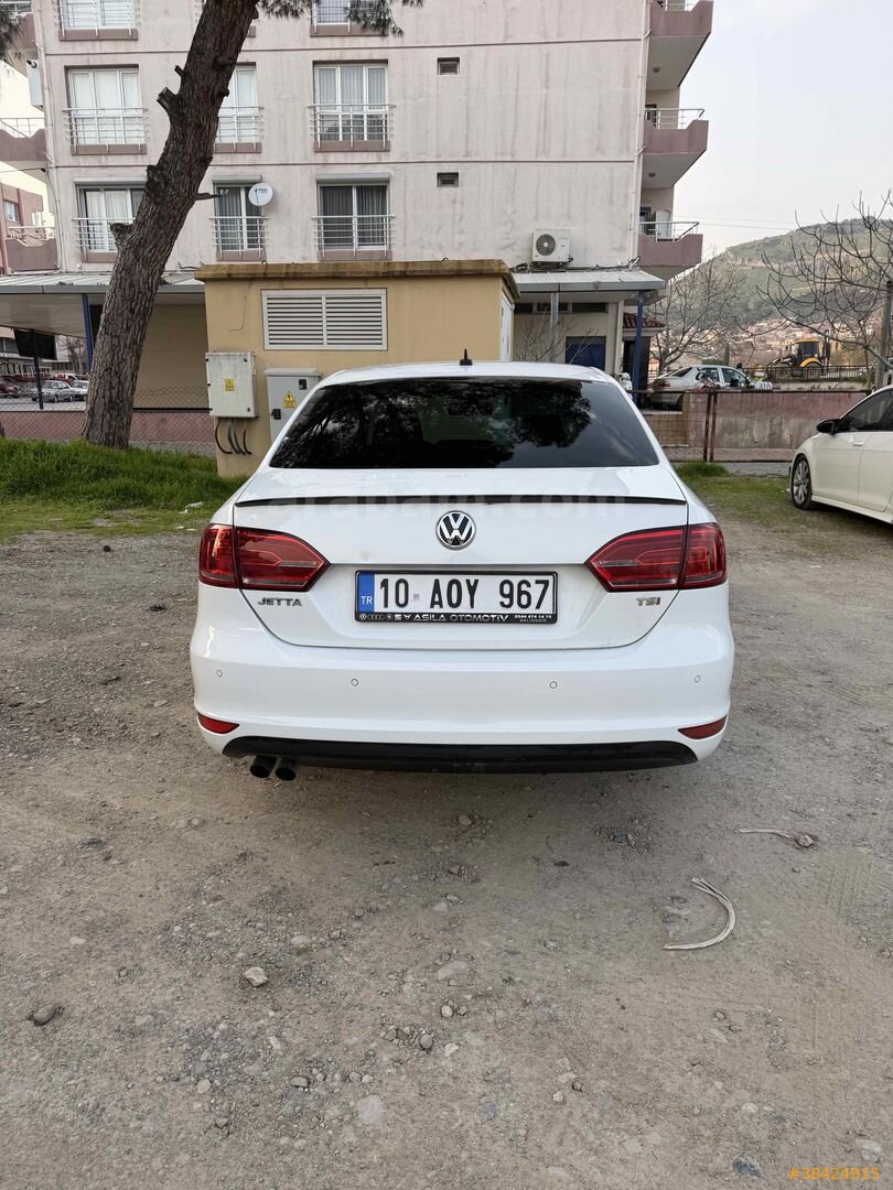 Galeriden Volkswagen Jetta 1.4 TSi Highline 2014 Model İzmir 159.000 km Beyaz 6