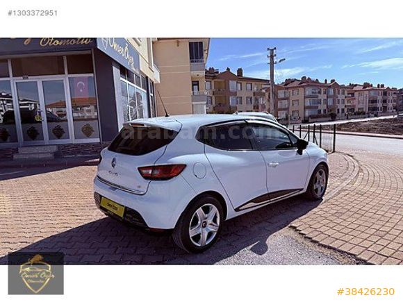 ÖMER ÖZER'DEN 2015 MODEL 1.5 DCI MANUEL RENAULT CLİO