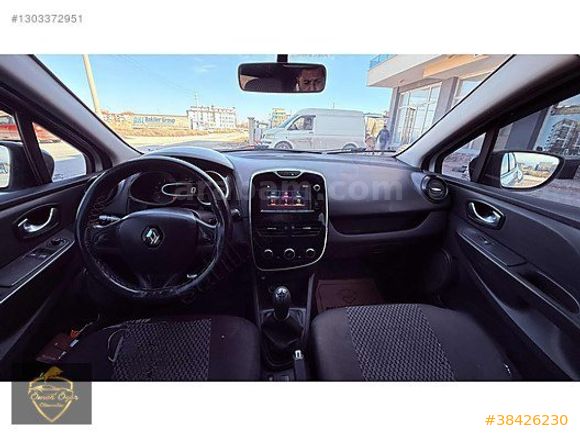 ÖMER ÖZER'DEN 2015 MODEL 1.5 DCI MANUEL RENAULT CLİO