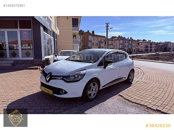 ÖMER ÖZER'DEN 2015 MODEL 1.5 DCI MANUEL RENAULT CLİO