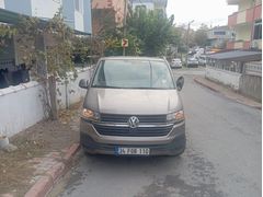 Sahibinden Volkswagen Transporter. otomatik vites . 2.0 TDI Camlı Van 4+1 kısa şasi 2022 Model