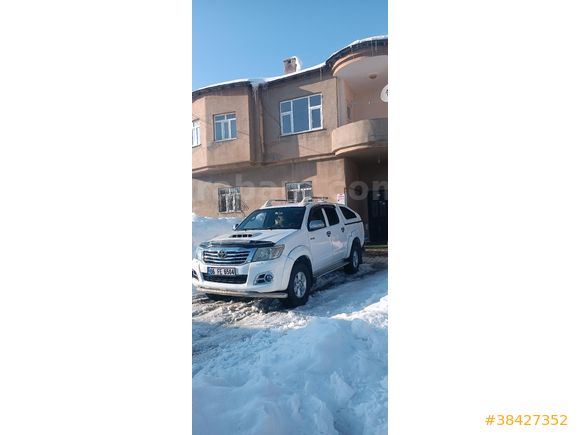 Sahibinden Toyota Hilux ful aksesuar aksanlarinin en uygun ve yaşına göre temiz  2.5 D-4D 4x2 Adventure 2013 Model