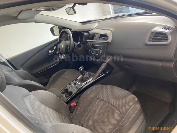 NOVAMER 2015 RENAULT KADJAR 1.2 TCE TOUCH MANUEL