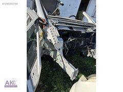 mercedes vaneo sağ ön çeyrek şasi kesme