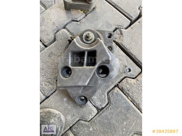 renault kangoo 2 1.5 orjınal motor kulağı