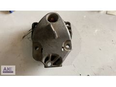 renault master 2 2.5 orjinal motor kulağı