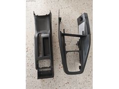 GOLF 4 - BORA 98-05 ÖN VİTES KONSOLU (SİYAH) A KALİTE 1J1863201E