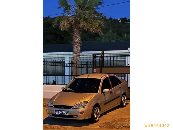 Sahibinden Ford Focus 2.0 Ghia 2002 Model 
