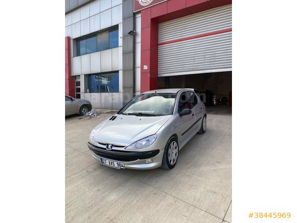 Sahibinden Peugeot 206 1.4 XR 2000 Model  400.000 km Gri (Gümüş)
