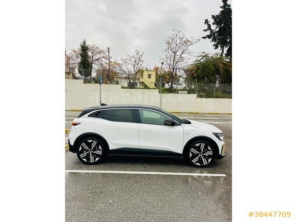 POLİSTEN SATILIK SIFIR AYARINDA HATASIZ BOYASIZ Renault Megane E-Tech Iconic  2024 MODEL