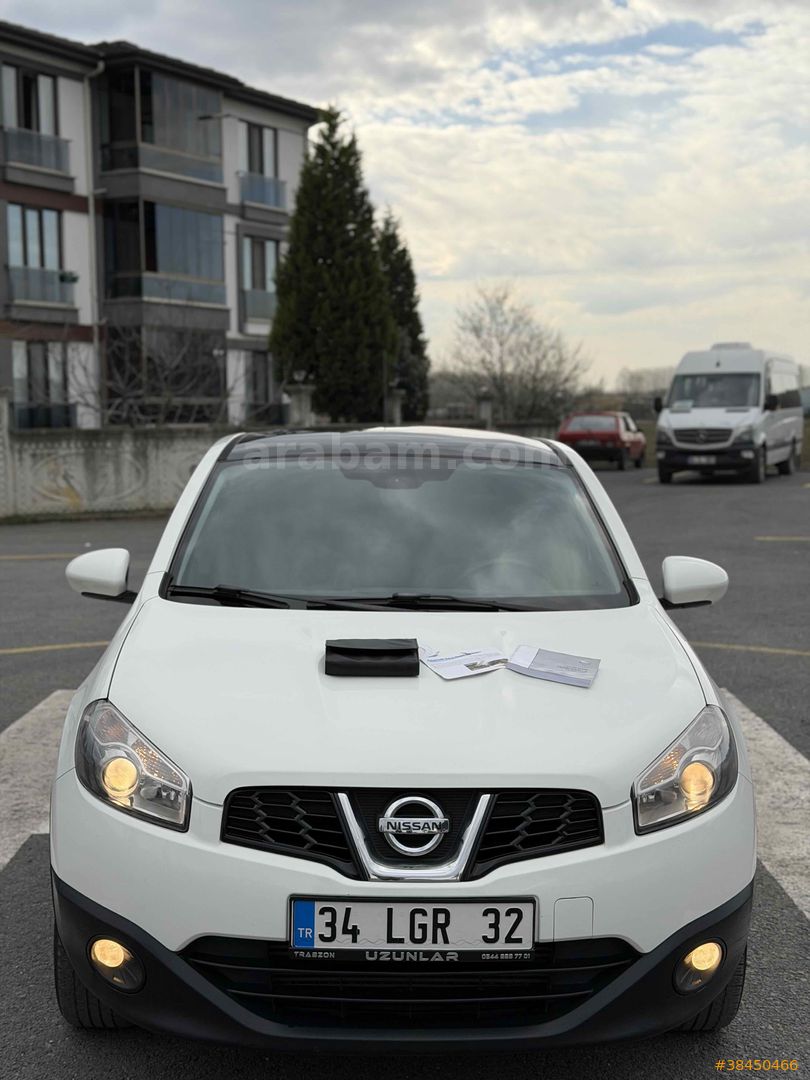 GALERİDEN NİSSAN QASHQAİ 1.5 DCİ TEKNA CAMTAVAN DERİ KOLTUK 2012 MODEL SAKARYA