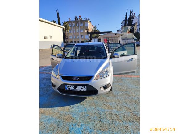 Sahibinden Ford Focus 1.6 TDCi Trend 2009 Model  218.000 km Gri (Gümüş)