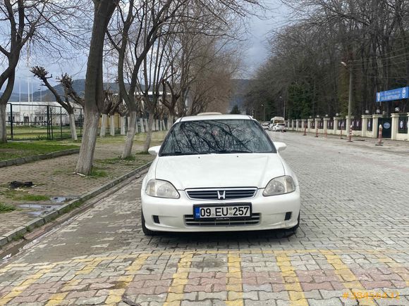 Sahibinden Honda Civic 1.6 i ES 2000 Model  285.000 km Beyaz