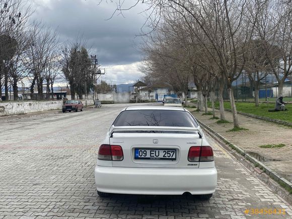Sahibinden Honda Civic 1.6 i ES 2000 Model  285.000 km Beyaz