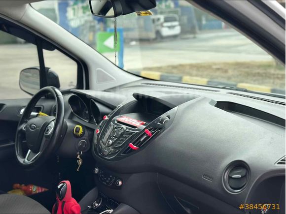 Sahibinden Ford Tourneo Courier 1.6 TDCi Titanium Plus 2017 Model 